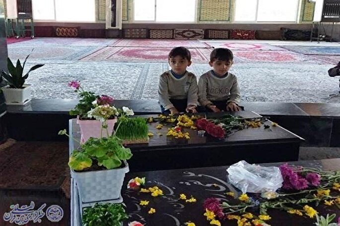 برگزاری مراسم تحویل سال نو در گلزارهای شهدای مازندران