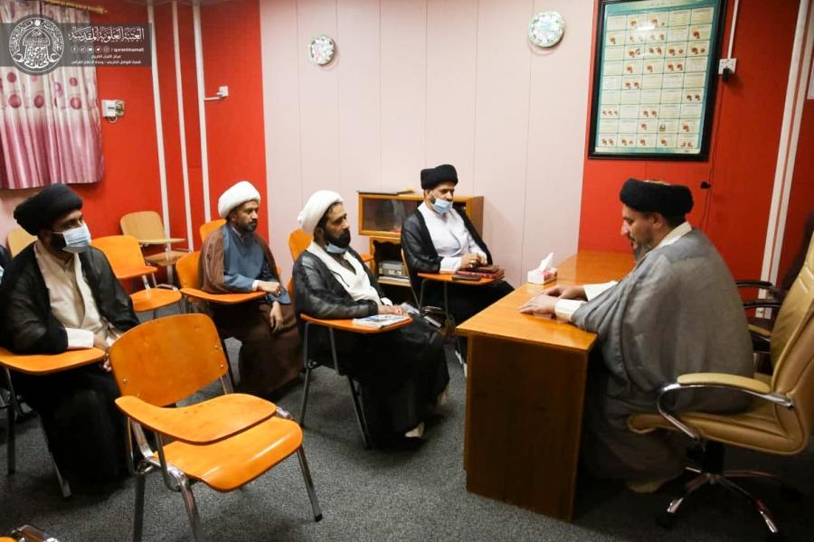 العراق: العتبة العلوية تختتم الدورة القرآنية الخاصة بالطلبة الأجانب + صور