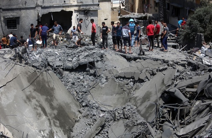 الاحتلال يواصل عدوانه على غزة لليوم الثالث / مستوطنون يقتحمون باحات الأقصى