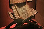 جامعة عراقية تطلق مشروع "كلمات من النور" لكتابة المصحف  بخط اليد