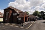 Mosque in UK Apologizes to Neighbors for Ramadan Traffic by Sending Chocolates