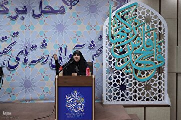 2nd Day of Iranian Students Quran Contest in Pictures