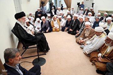 Ayatollah Khamenei Receives Sunni Scholars, Friday Prayer Leaders