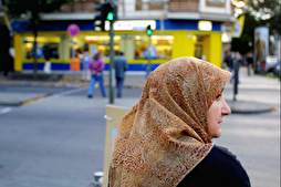 Racist Attack Targets Hijab-Wearing Woman in Berlin