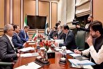 Funcionario pakistaní llama a Irán "la corona sobre la cabeza de la Ummah musulmana"