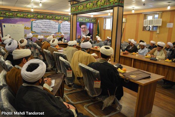 رسالت اصلی علما، خدمت به خلق الله است