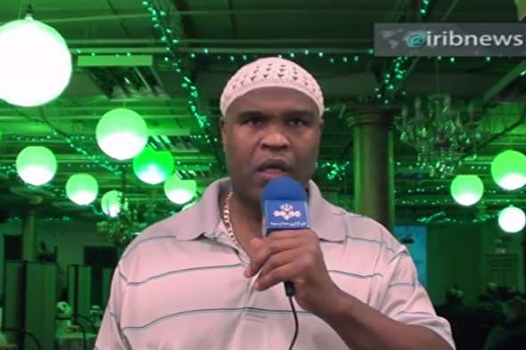 فیلم/ قهرمان کیک بوکسینگ جهان مسلمان و شیعه شد