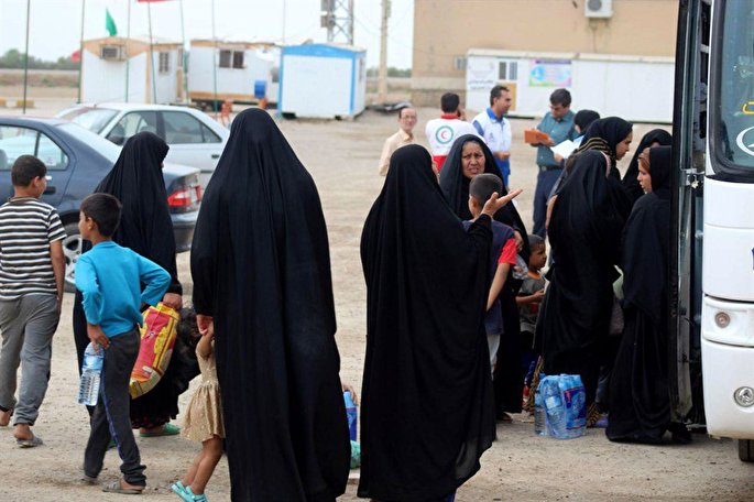 یادمان شهدای هویزه؛ میزبان سیل‌زدگان دشت‌ آزادگان