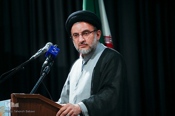 استقامت در راه رسیدن به آرمان‌ها؛ رمز اصلی موفقیت انقلاب اسلامی