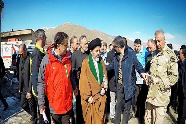 حضور نماینده ولی فقیه در آذربایجانغربی در مناطق زلزلهزده خوی و ابلاغ پیام همدردی مقام معظم رهبری حضور نماینده ولی فقیه در آذربایجانغربی در مناطق زلزلهزده خوی و ابلاغ پیام همدردی مقام معظم رهبری