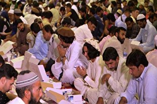 توزیع روزانه 30 هزار بسته افطاری در مسجد شیخ زاید ابوظبی