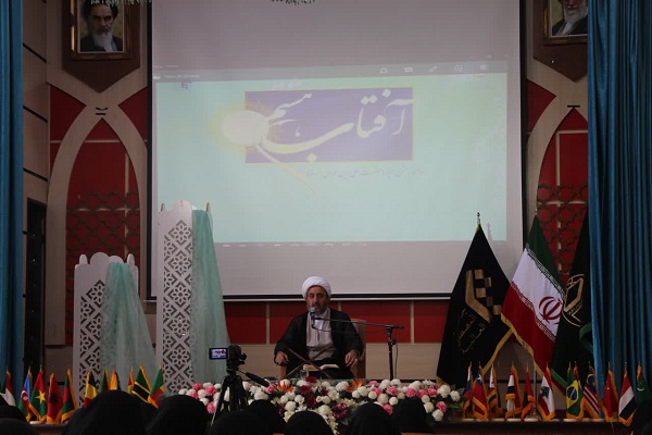 تقریب مذاهب از مهم‌ترین تأکیدات اهل‌بیت(ع) است