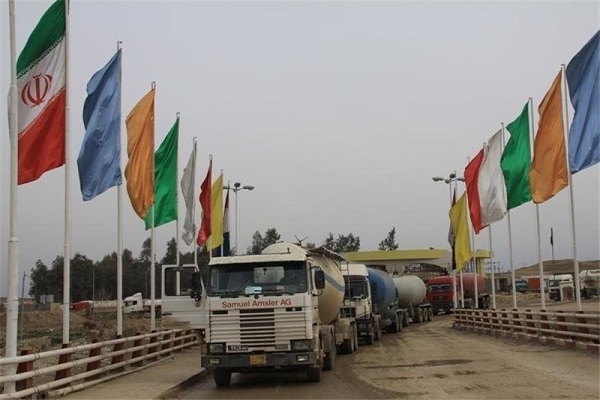 مشکلی برای تردد کامیون&lrm;&zwnj;های کشورهای همسایه ازمرزهای  آذربایجان&zwnj;غربی وجود ندارد