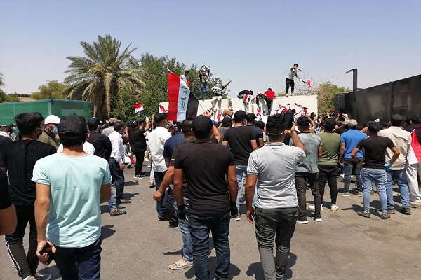 تظاهرات مردم عراق در محکومیت اهانت به ساحت مرجعیت