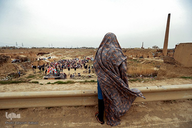 جشن نوروزی در کوره پزخانه‌های شمس‌آباد