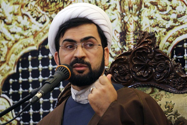 دوری از محرمات و انجام واجبات نشانگر حق‌گرایی فردی است