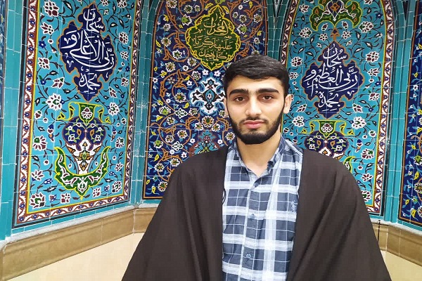 یکی از وظایف مانوس کردن مردم با قرآن طلاب