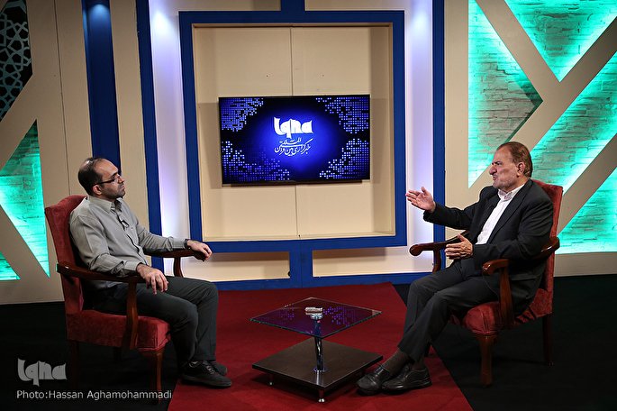 دولت قرآنی عظیم و ناممکن است؛ می‌توان دولتی به سوی قرآن تشکیل داد / شباهت تفکر مخالفان حضور مردم با داعش + فیلم