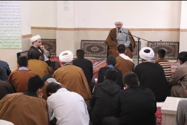 تبلیغات هوشمندانه لازمه نقش‌آفرینی در جهاد تبیین است