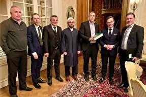 دیدار نخست‌وزیر سوئد با نمایندگان مسلمانان در واکنش به قرآن‌سوزی