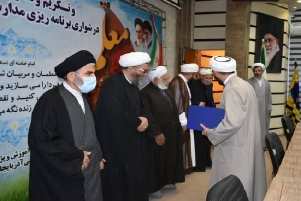 معارفه نماینده جدید آذربایجان‌غربی در شورای برنامه‌ریزی مدارس اهل سنت