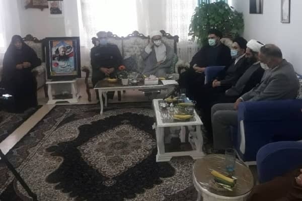 دیدار با خانواده شهدا دیدار با خانواده شهدا