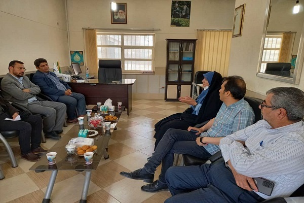 بازدید رئیس حوزه هنری قم از آسایشگاه سالمندان و معلولان قم