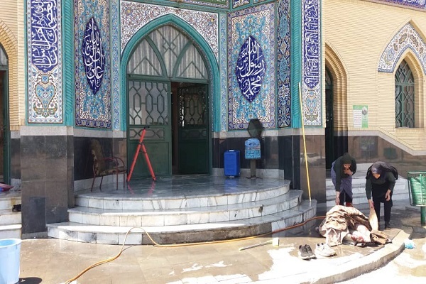 عکس| آماده‌سازی وغبارروبی امامزادگان و بقاع متبرکه خوی