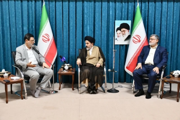 رفع مشکلات خانواده شهدا در اولویت باشد