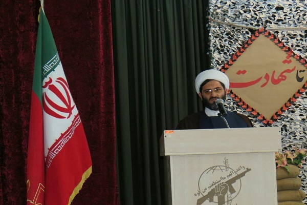 ایران با فرهنگ ایثار و شهادت در مقابل استکبار می‌ایستد