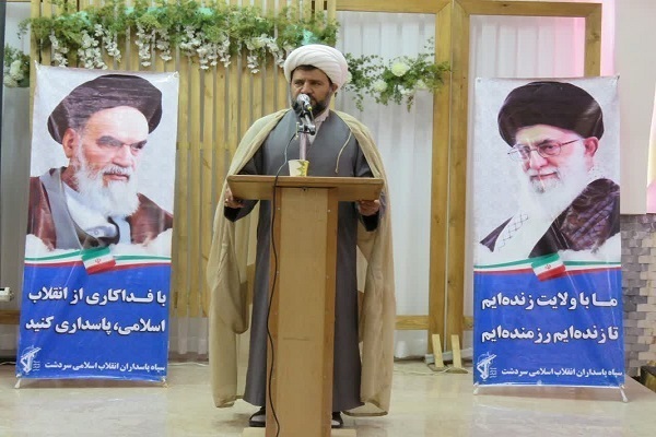 شهدا سرآمد مردان عصر ما هستند