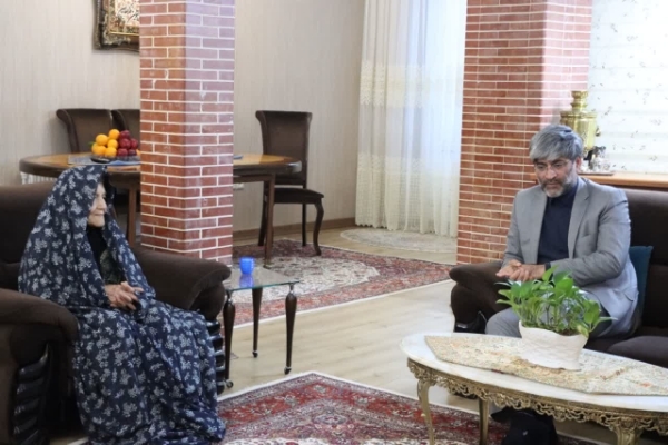 دیدار رئیس کل دادگستری آذربایجان‌غربی با خانواده شهید داورپناه