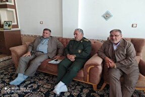 معاون هماهنگ‌کننده قرارگاه حمزه(ع) با خانواده شهید «قاسمی» دیدار کرد