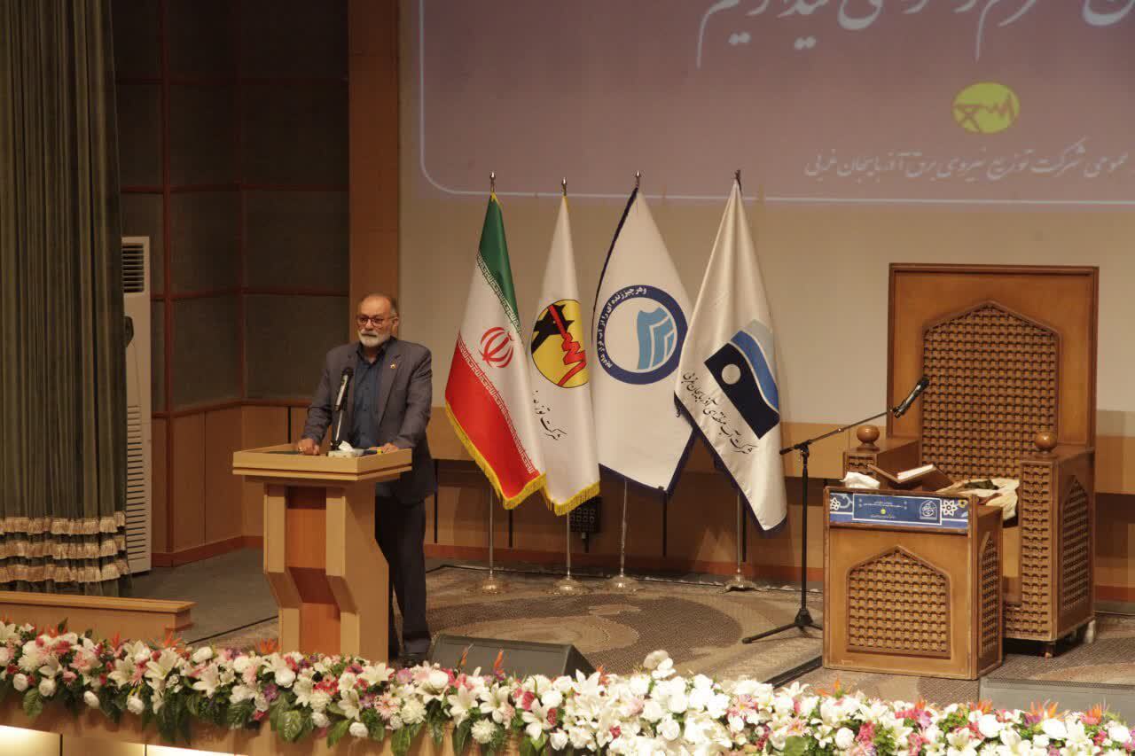 محفل انس با قرآن با حضور عالم سنی و کشیش مسیحی برگزار شد