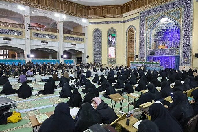 ترتیل‌خوانی قرآن در مصلی امام(ره) تبریز برگزار شد + عکس