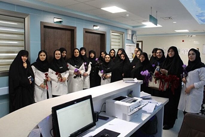 مسئول بسیج جامعه زنان آذربایجان غربی با کادر درمان در ارومیه دیدار کرد