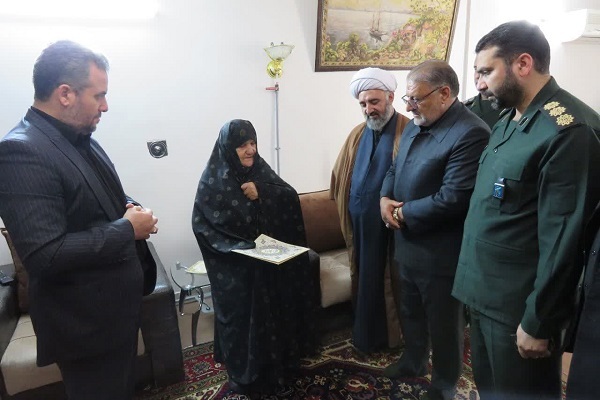 دیدار با خانواده شهدا