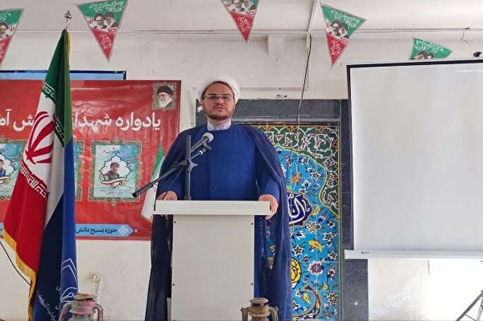 جامعه اسلامی تا ابد وامدار شهدا است