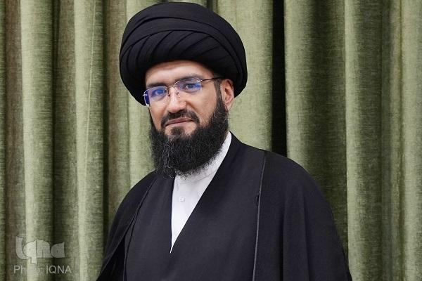 انسان بدون علم، با بحران‌های هویتی مواجه می‌شود