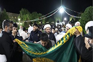 فیلم | حضور کاروان زیر سایه خورشید در بناب