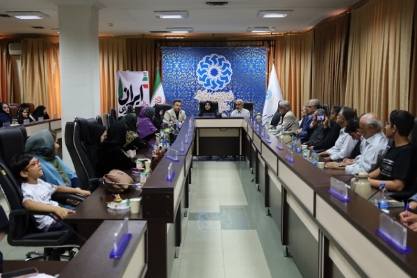 محفل ادبی «ایستاده برای ایران» در ارومیه