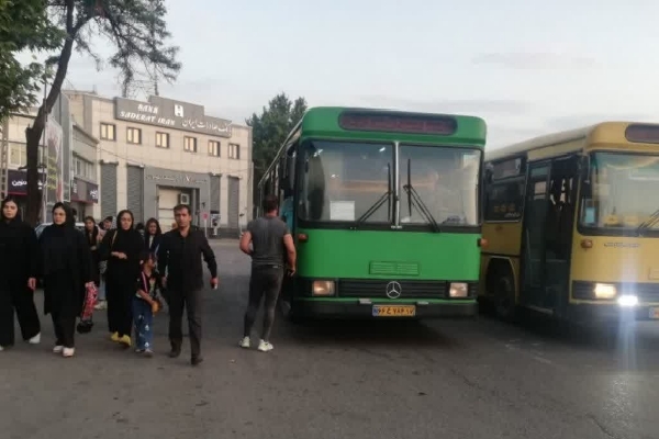 رایگان شدن اتوبوسها برای انتقال عزاداران به مزار شهدای خوی در روز عاشورا  رایگان شدن اتوبوسها برای انتقال عزاداران به مزار شهدای خوی در روز عاشورا