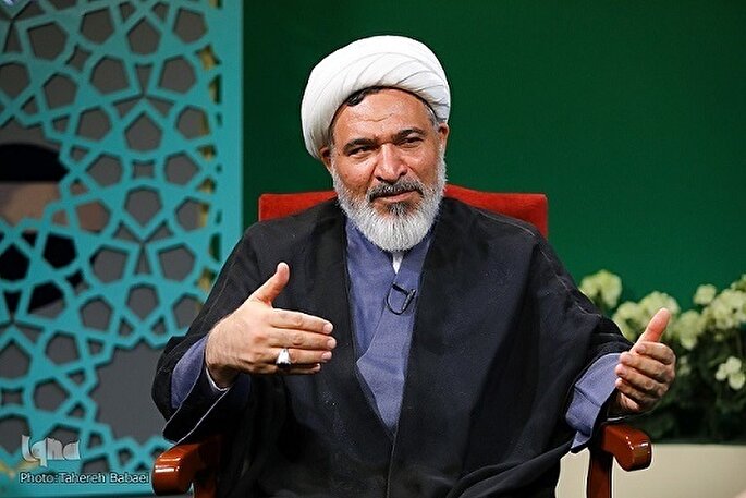 مهم‌ترین نقش‌ امام در جامعه چیست