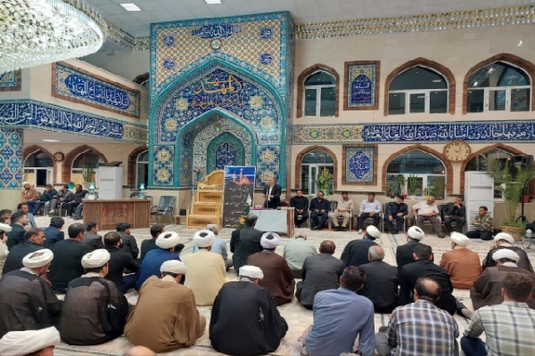 همایش «میانداران جهادی مادحین» در سلماس برگزار شد همایش «میانداران جهادی مادحین» در سلماس برگزار شد