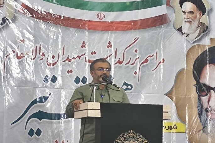 پرچم ایثار برافراشته باشد کاری از دشمن بر نمی‌آید