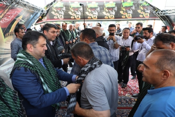 کاروان خادمان حضرت اباعبدالله الحسین(ع) شهرداری ارومیه عازم مرز تمرچین شد  کاروان خادمان حضرت اباعبدالله الحسین(ع) شهرداری ارومیه عازم مرز تمرچین شد