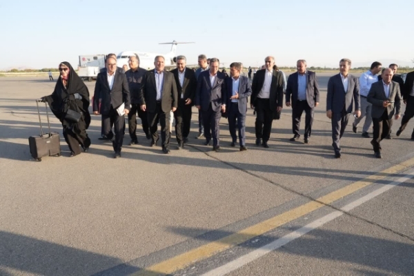 اعضای کمیسیون اقتصادی مجلس وارد ارومیه شدند اعضای کمیسیون اقتصادی مجلس وارد ارومیه شدند