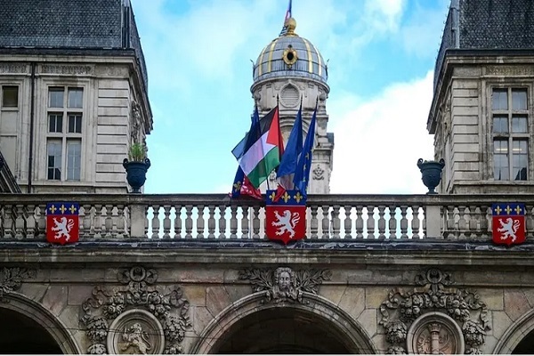 برافراشته شدن پرچم فلسطین در ده‌ها شهر فرانسه و انگلیس