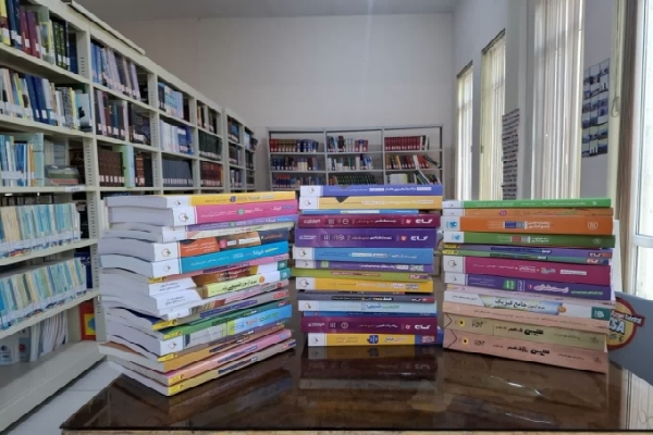 اهدای کتب کمک درسی به ارزش ۳۰۰ میلیون ریال در تکاب اهدای کتب کمک درسی به ارزش ۳۰۰ میلیون ریال در تکاب