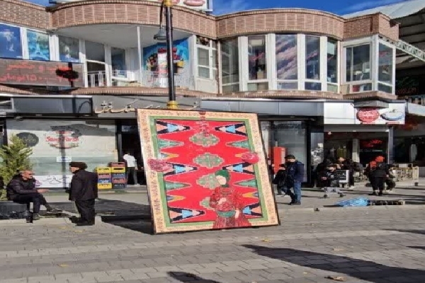 ۲۲ المان یلدایی در سطح شهر خوی نصب شد